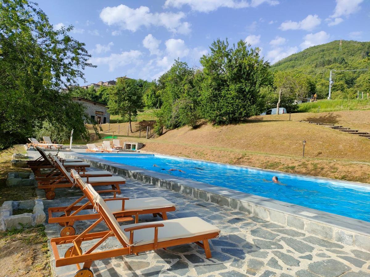 Agriturismo Borgo Biaia Camporgiano Bagian luar foto