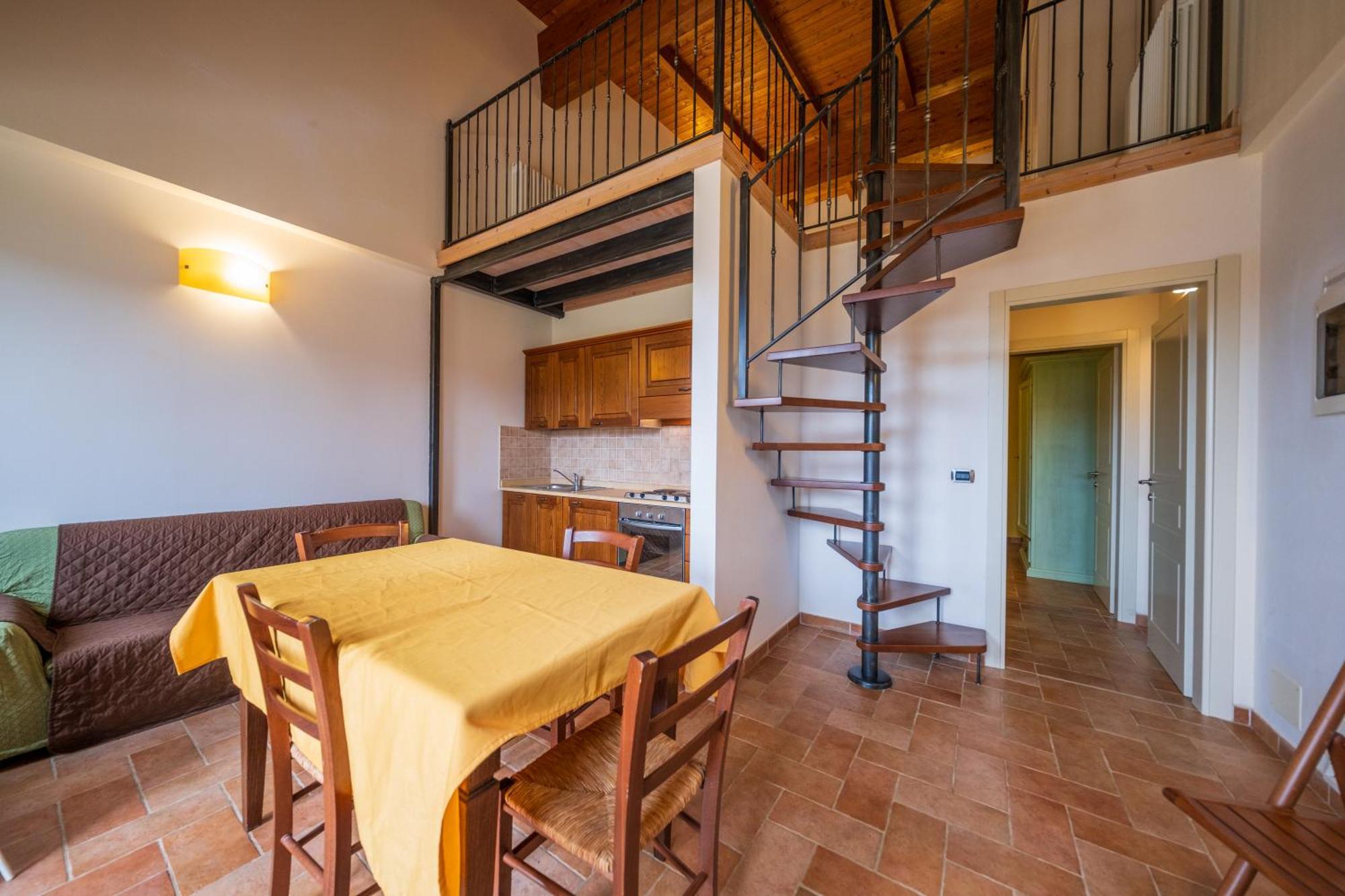 Agriturismo Borgo Biaia Camporgiano Bagian luar foto