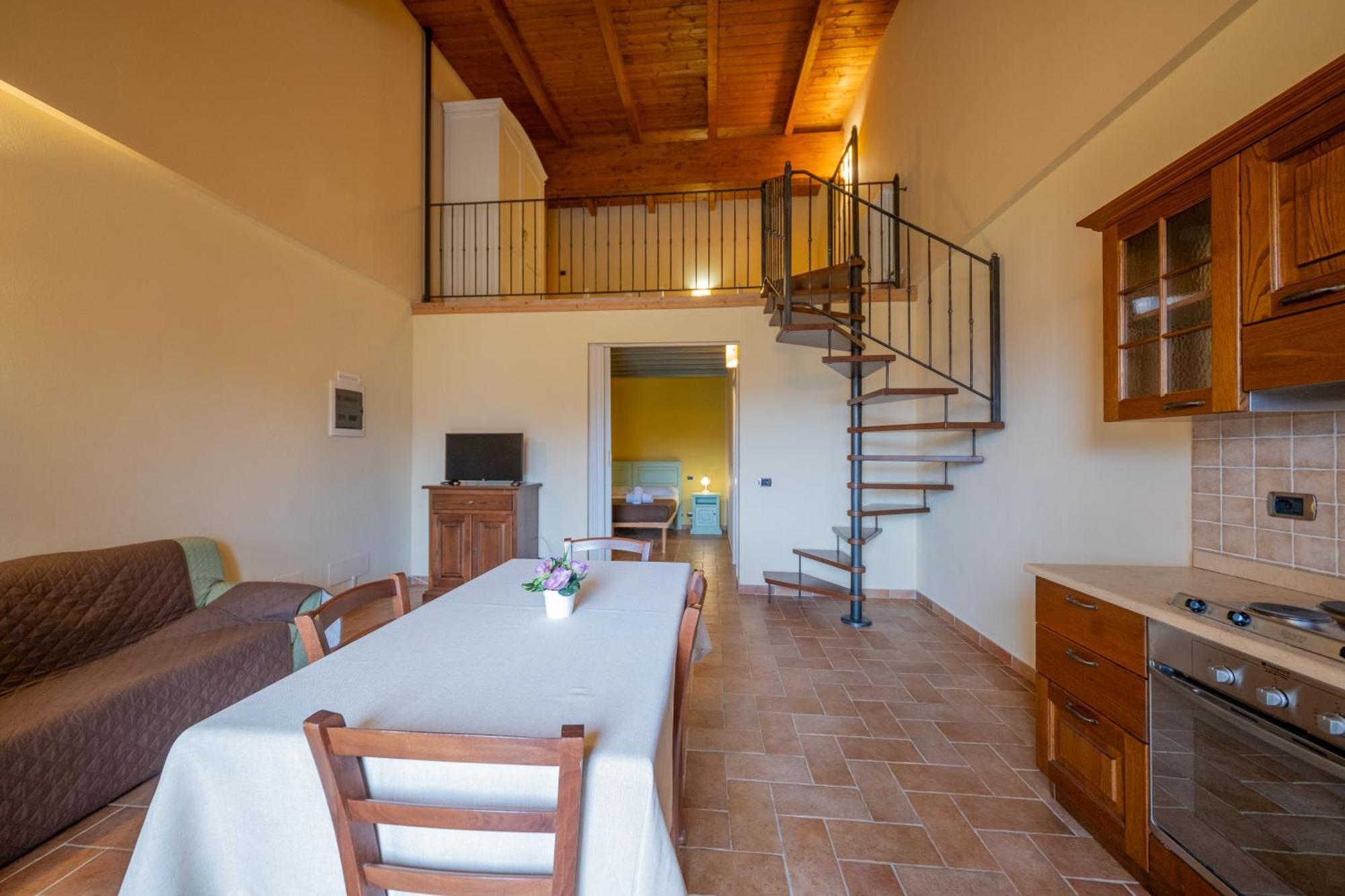 Agriturismo Borgo Biaia Camporgiano Bagian luar foto