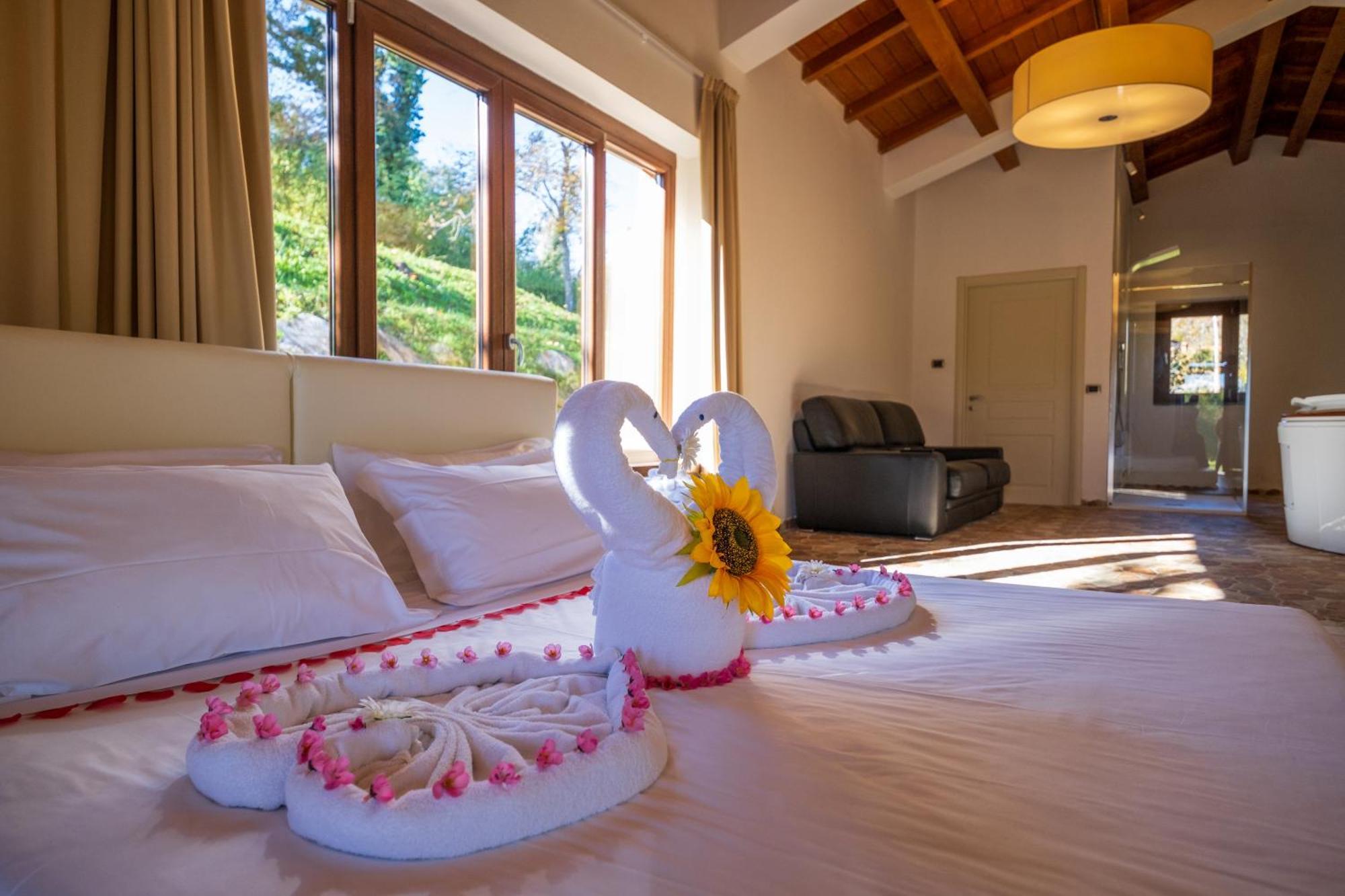 Agriturismo Borgo Biaia Camporgiano Bagian luar foto