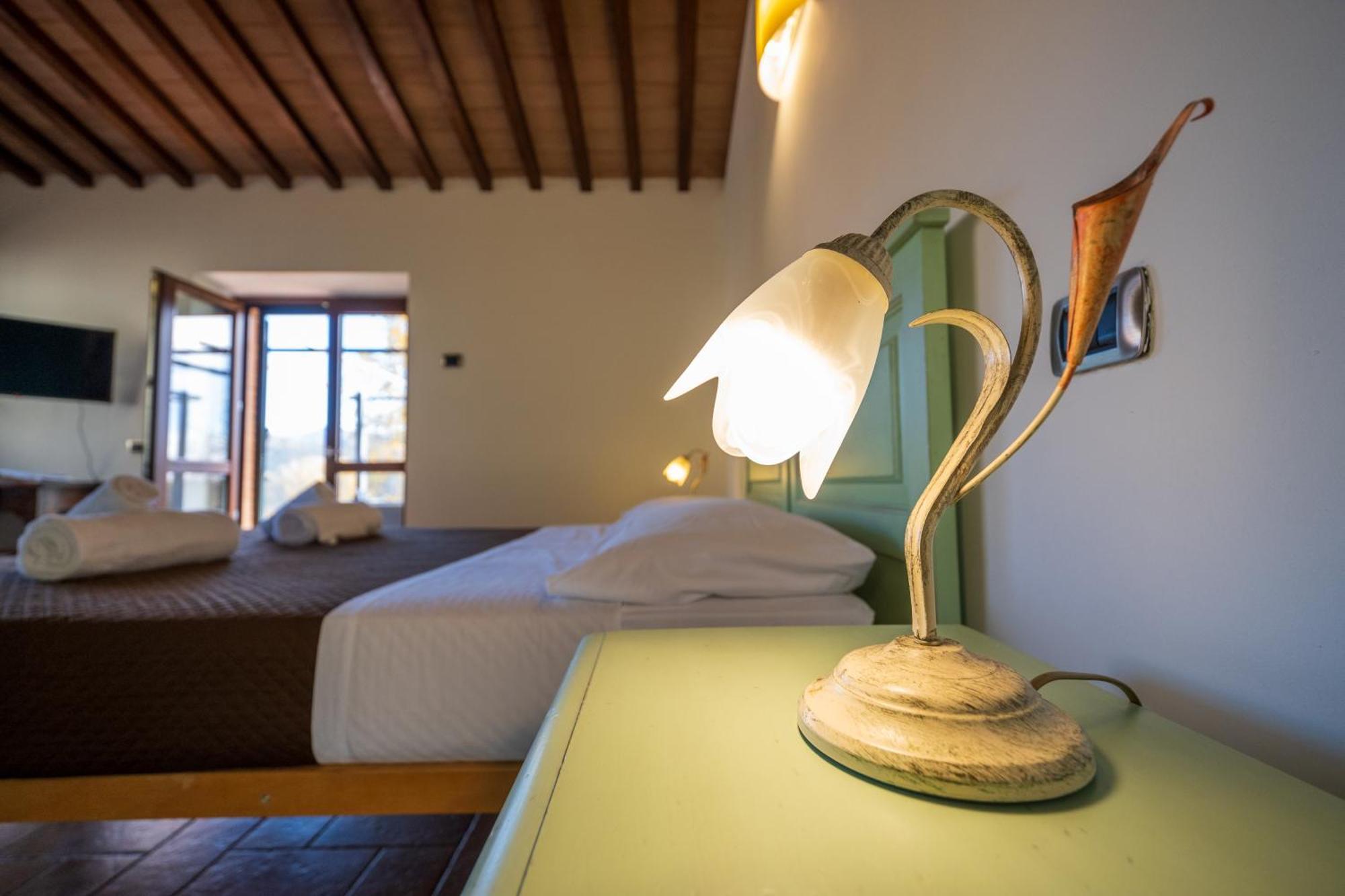 Agriturismo Borgo Biaia Camporgiano Bagian luar foto