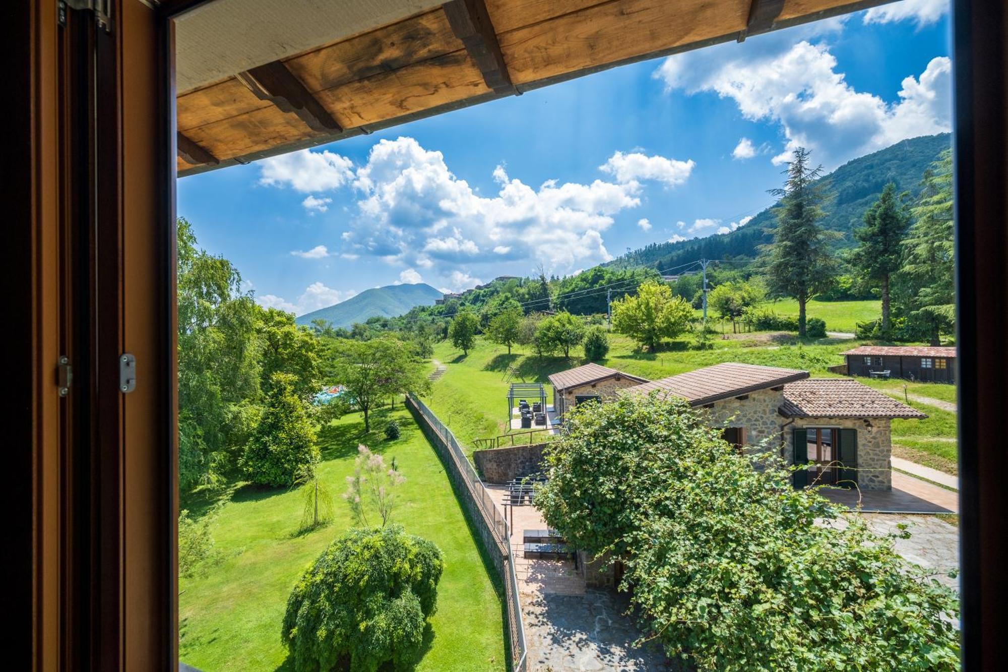 Agriturismo Borgo Biaia Camporgiano Bagian luar foto